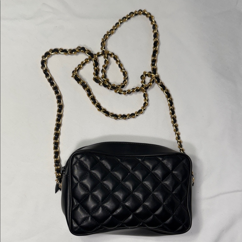 Vintage Magnum Fashion Inc Elegant Black Chain Bag